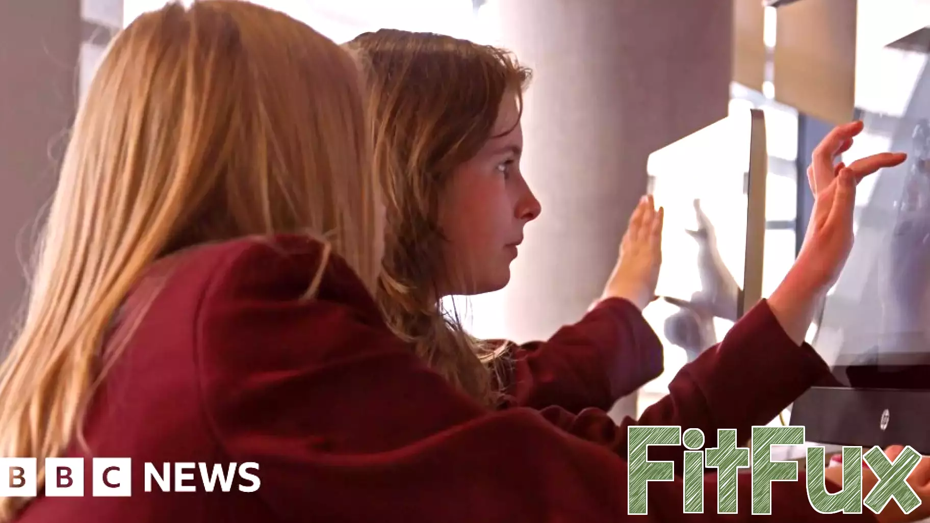 Health Experts Call for Reduced Screen Time in English Schools